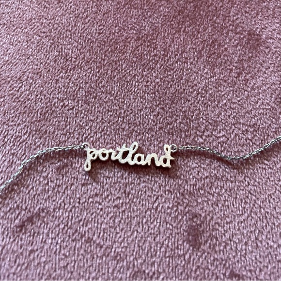 Francesca’s Portland Necklace - Picture 3 of 4